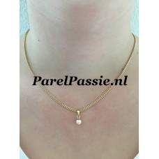 Kleine parelhanger gouden hanger 14k,  met immitatie parel 5mm wit  y