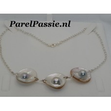 Drie Zuidzee mabe in zilveren jasseron collier 925 ca. 50cm y