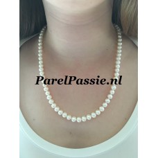 Fijne parelketting mooie zoetwaterparels wit ca.7mm, zilveren slotje 50 cm  y