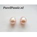 Parels roze zoetwater meest 9mm-10mm  x  11mm druppel prijs per paar, half geboord  y